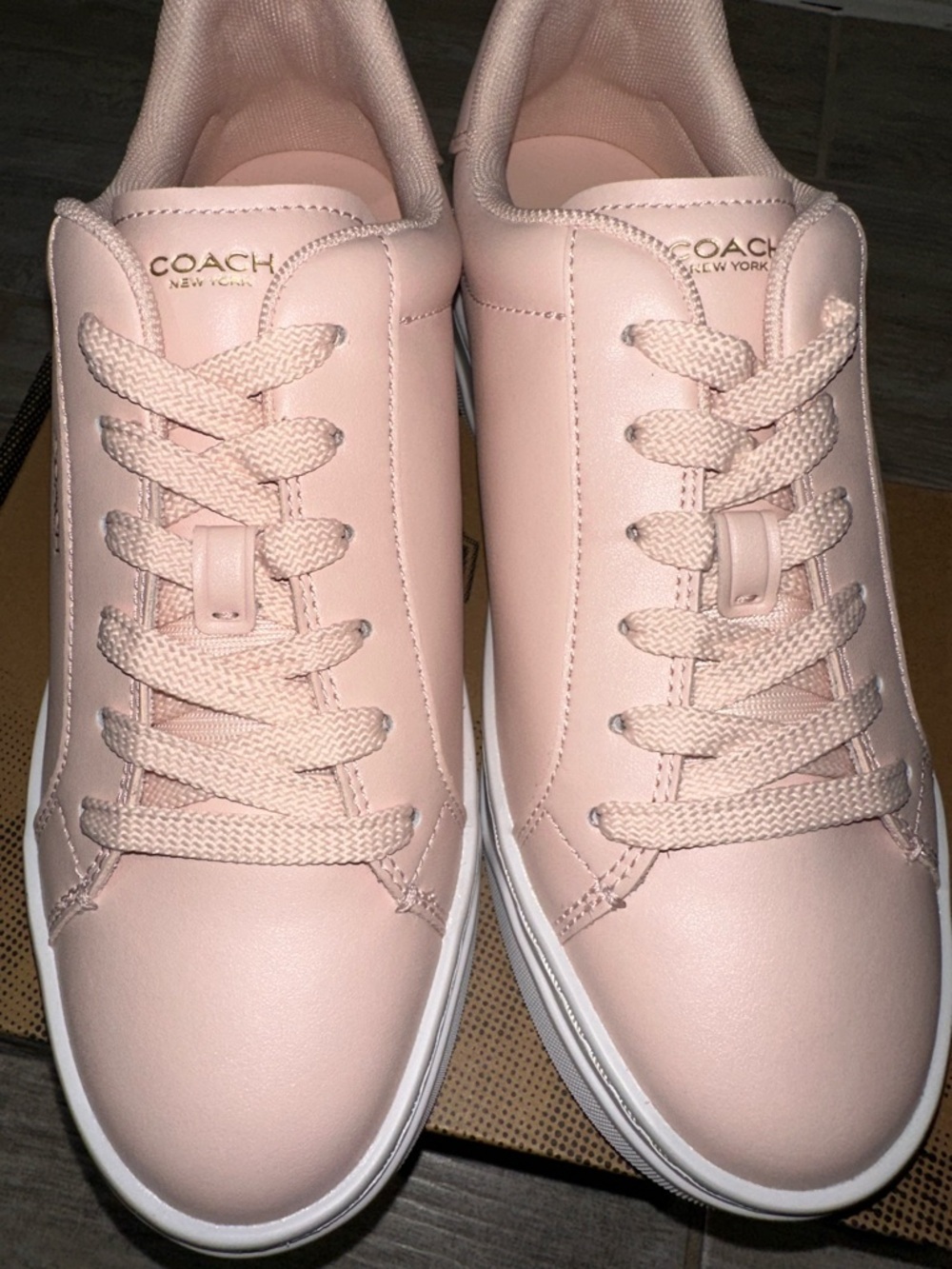 COACH Women's Blush Pink Leather Low-Top Sneakers 💗 - Picture 4 of 9